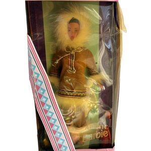 Vintage 1996 Mattel Barbie Doll Artic Collector Edition #16495 In Box